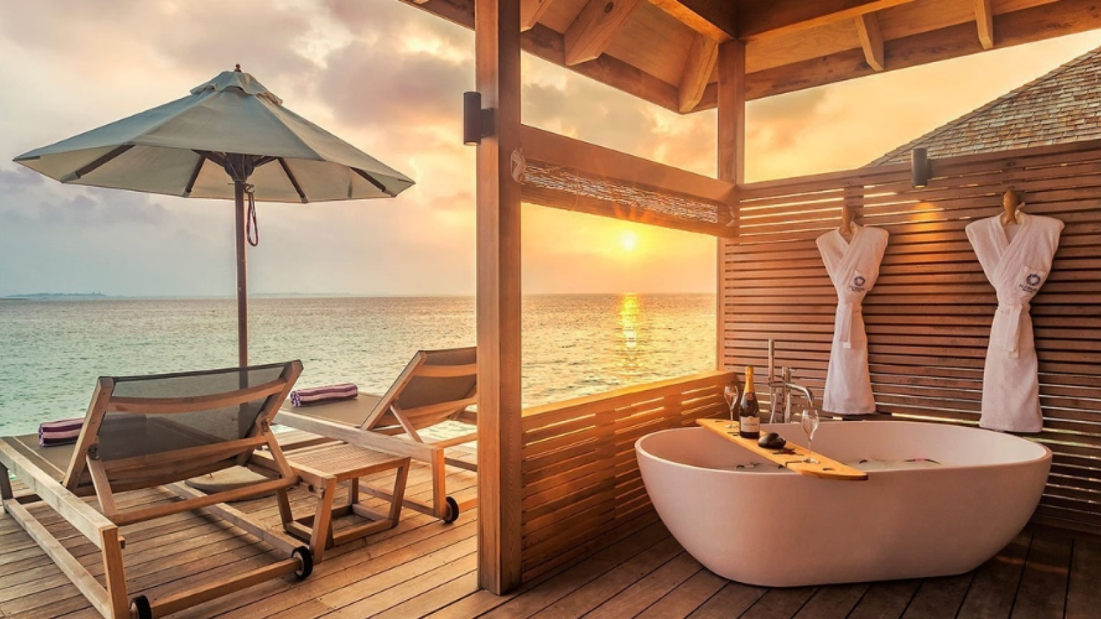 Popular Honeymoon Destinations Around the World ΓÇô Discover the Most Romantic Getaways for Couples