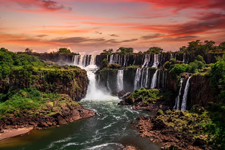 15 Best Travel Experiences in Nature Around the World